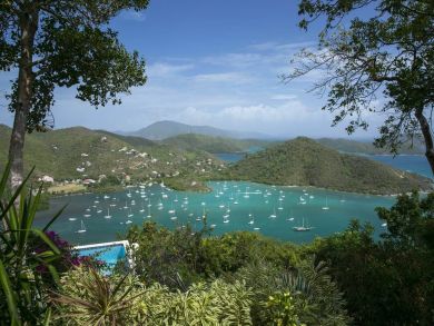 Beautiful Coral Bay Harbor 3 bed 3 ba property
